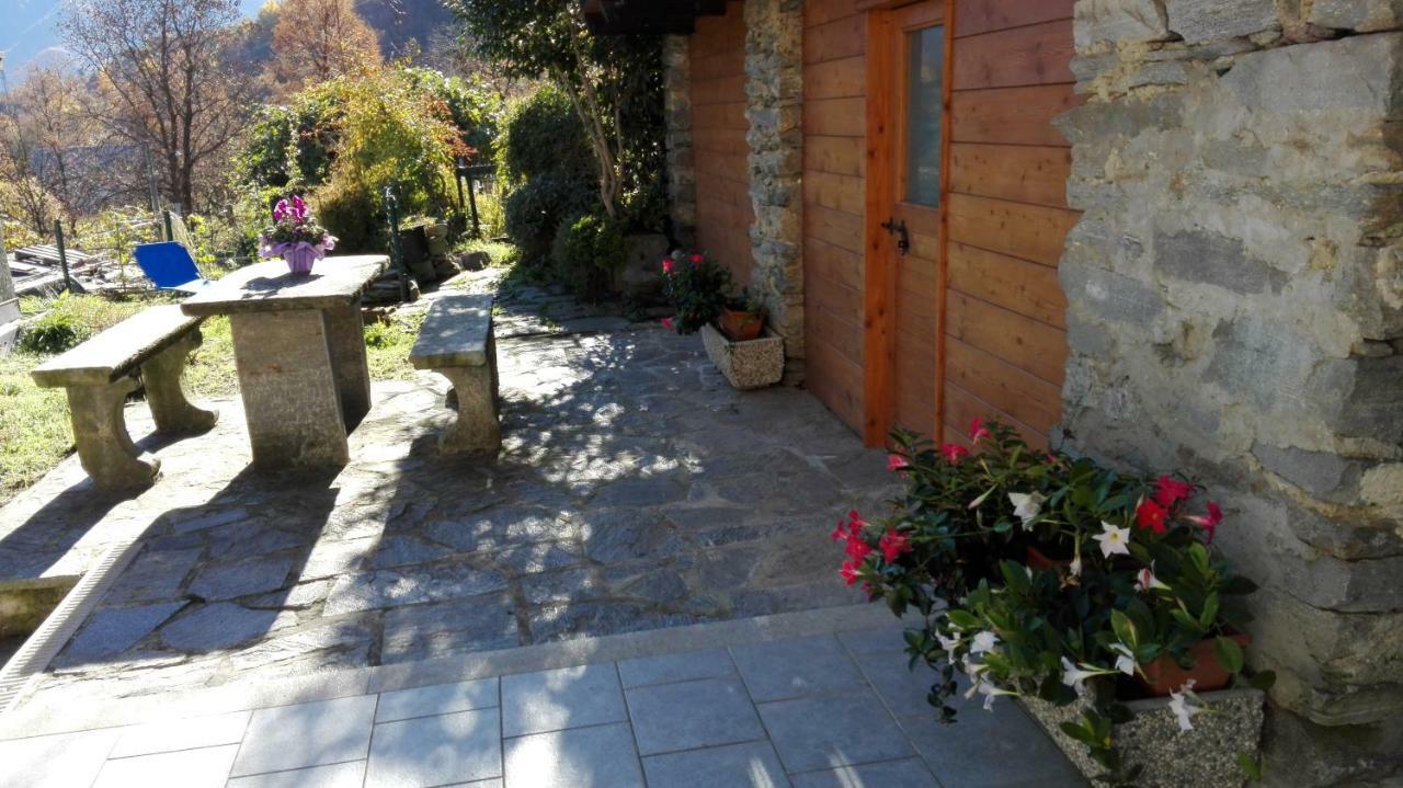 Il Borgo Di Monica Villa Domodossola Eksteriør billede