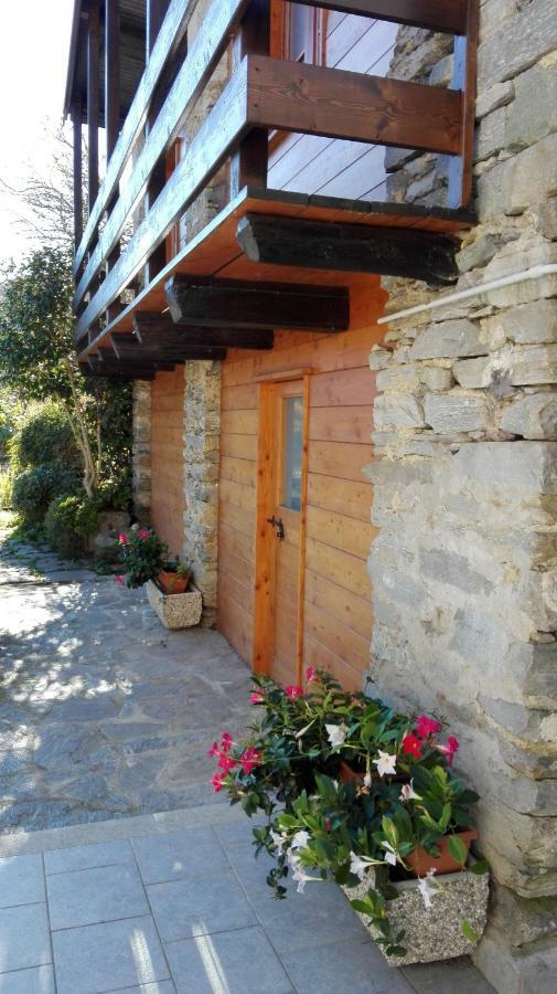Il Borgo Di Monica Villa Domodossola Eksteriør billede