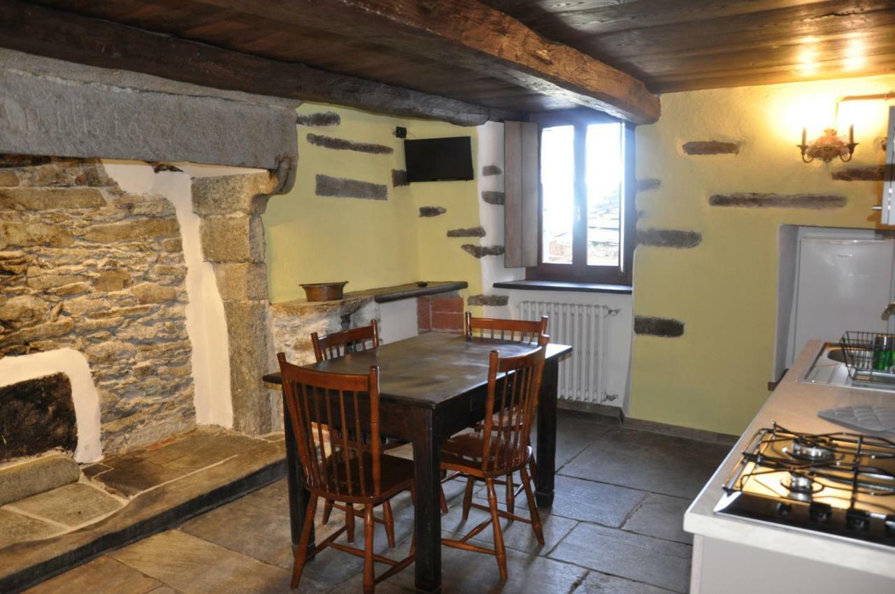 Il Borgo Di Monica Villa Domodossola Eksteriør billede
