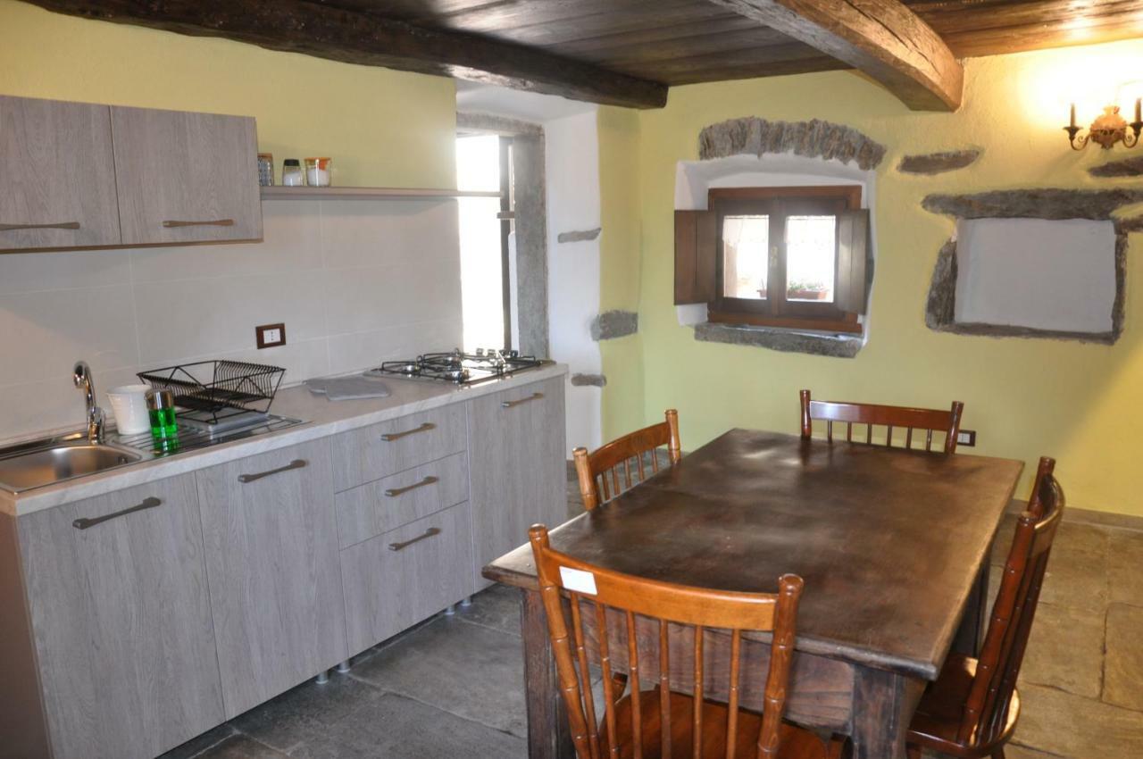 Il Borgo Di Monica Villa Domodossola Eksteriør billede