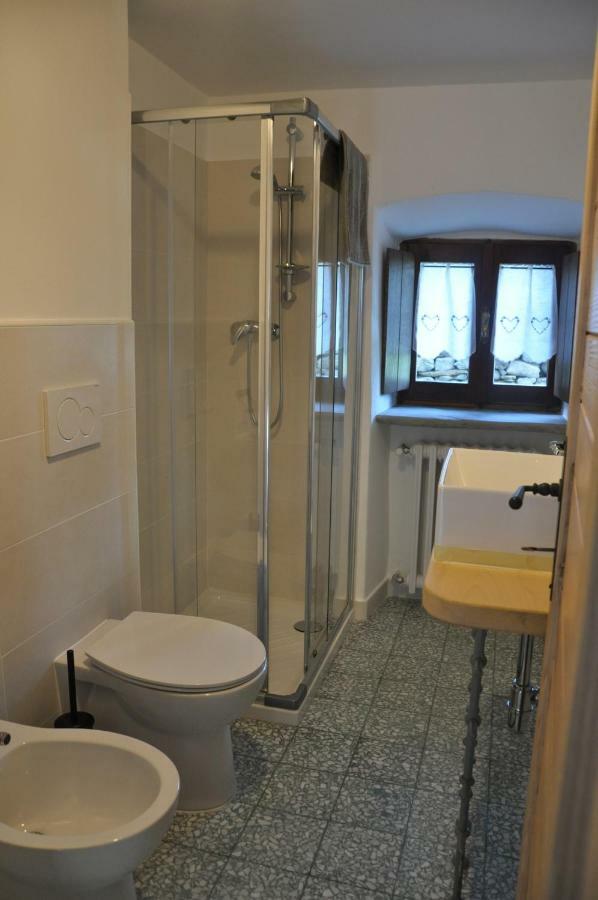 Il Borgo Di Monica Villa Domodossola Eksteriør billede