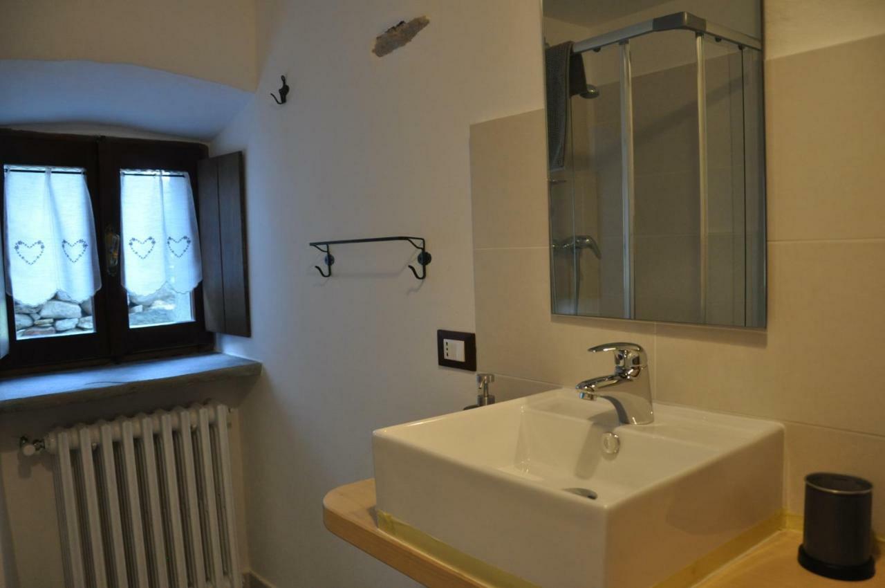 Il Borgo Di Monica Villa Domodossola Eksteriør billede