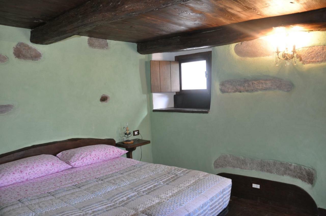 Il Borgo Di Monica Villa Domodossola Eksteriør billede